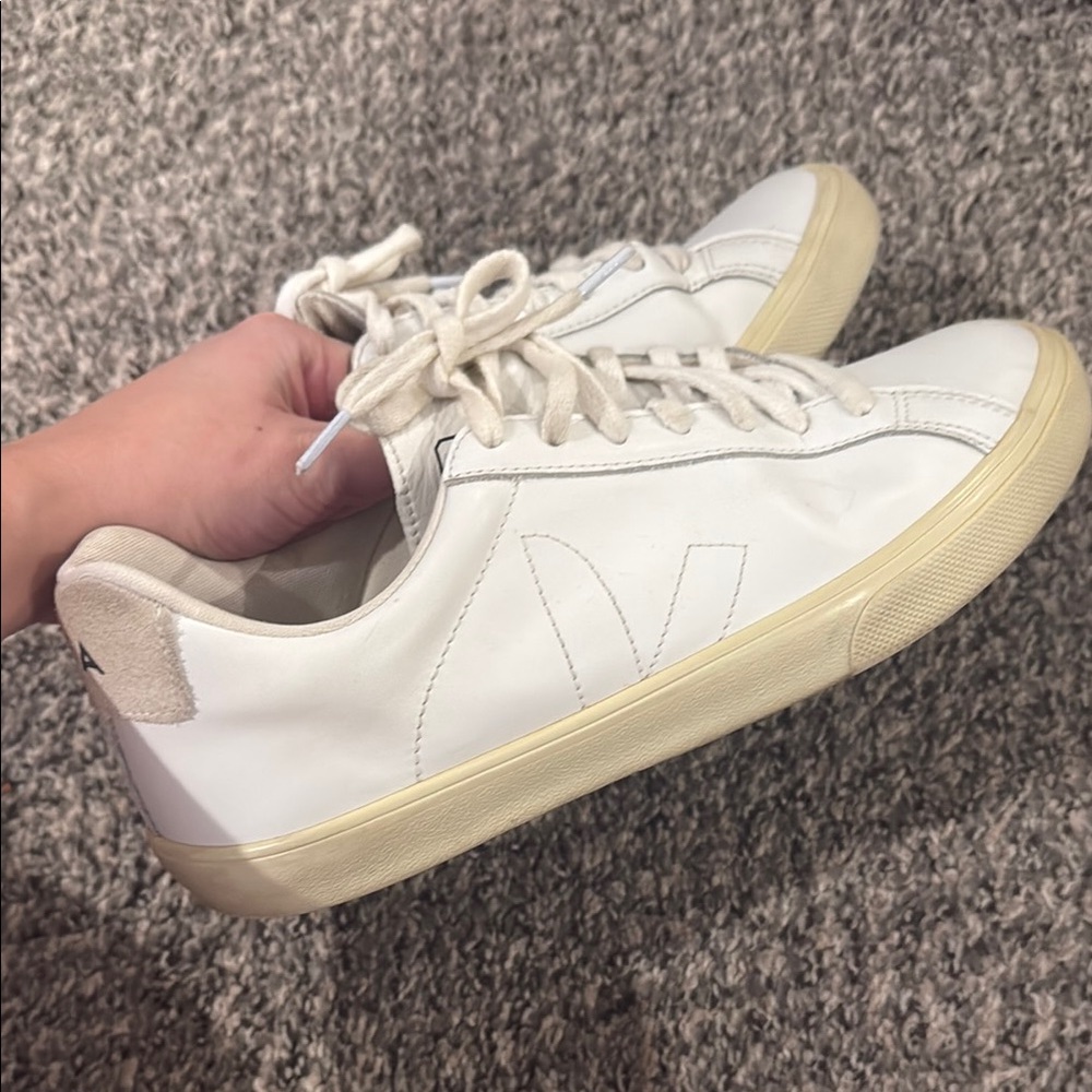Veja White and Cream Women's Sneakers